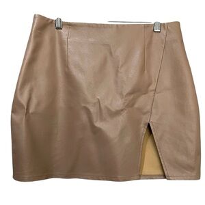 Superdown Revolve Large Beige Vegan Leather Split Mini Skirt NWOT P2